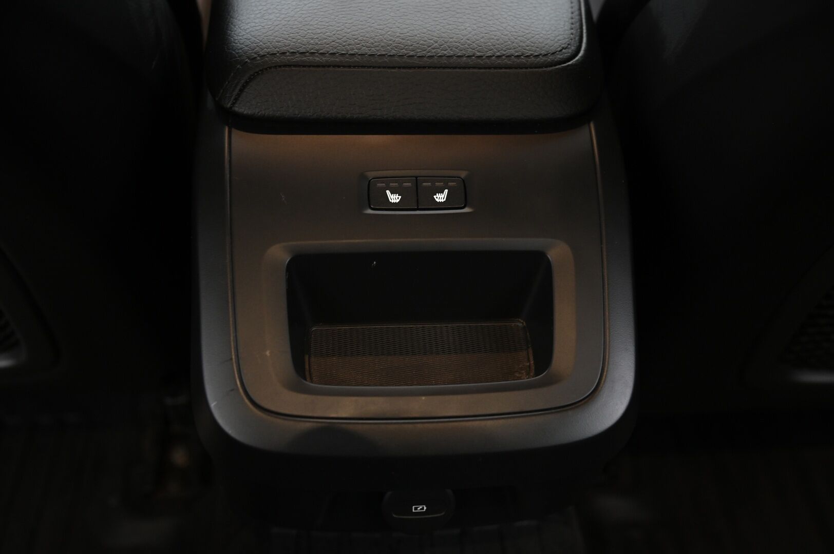 Volvo V60 2021 D3 AWD Business aut *Muistipenkki/ Sporttinahat/  Pa-Lämmitin/  Koukku/  VOC/  Kamera* - Merkkihuollettu / 2x renkaat / Suomiauto / Kessy