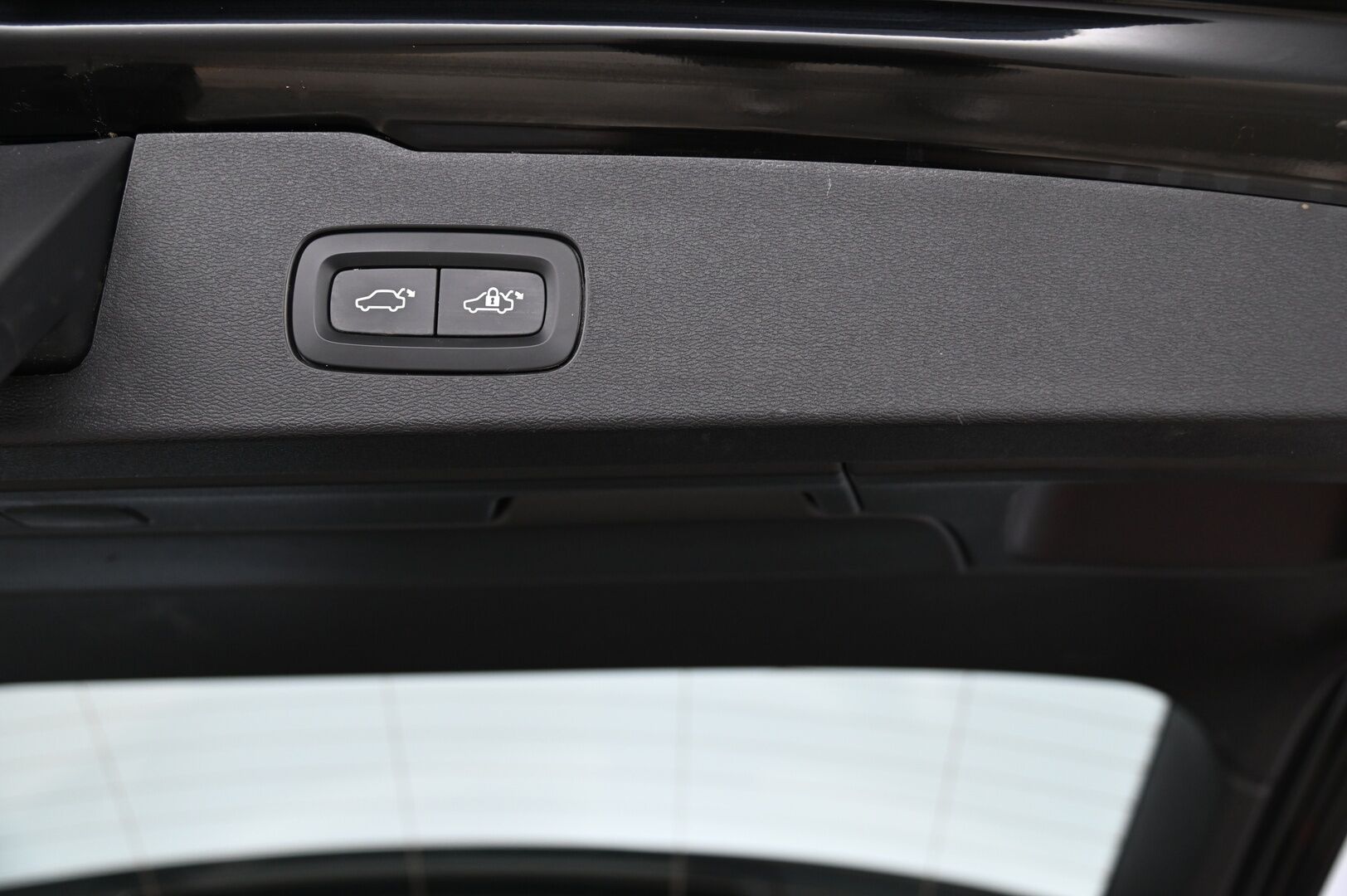 Volvo V60 2021 D3 AWD Business aut *Muistipenkki/ Sporttinahat/  Pa-Lämmitin/  Koukku/  VOC/  Kamera* - Merkkihuollettu / 2x renkaat / Suomiauto / Kessy