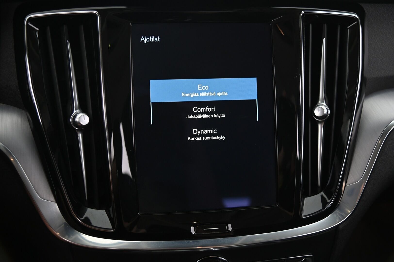 Volvo V60 2021 D3 AWD Business aut *Muistipenkki/ Sporttinahat/  Pa-Lämmitin/  Koukku/  VOC/  Kamera* - Merkkihuollettu / 2x renkaat / Suomiauto / Kessy