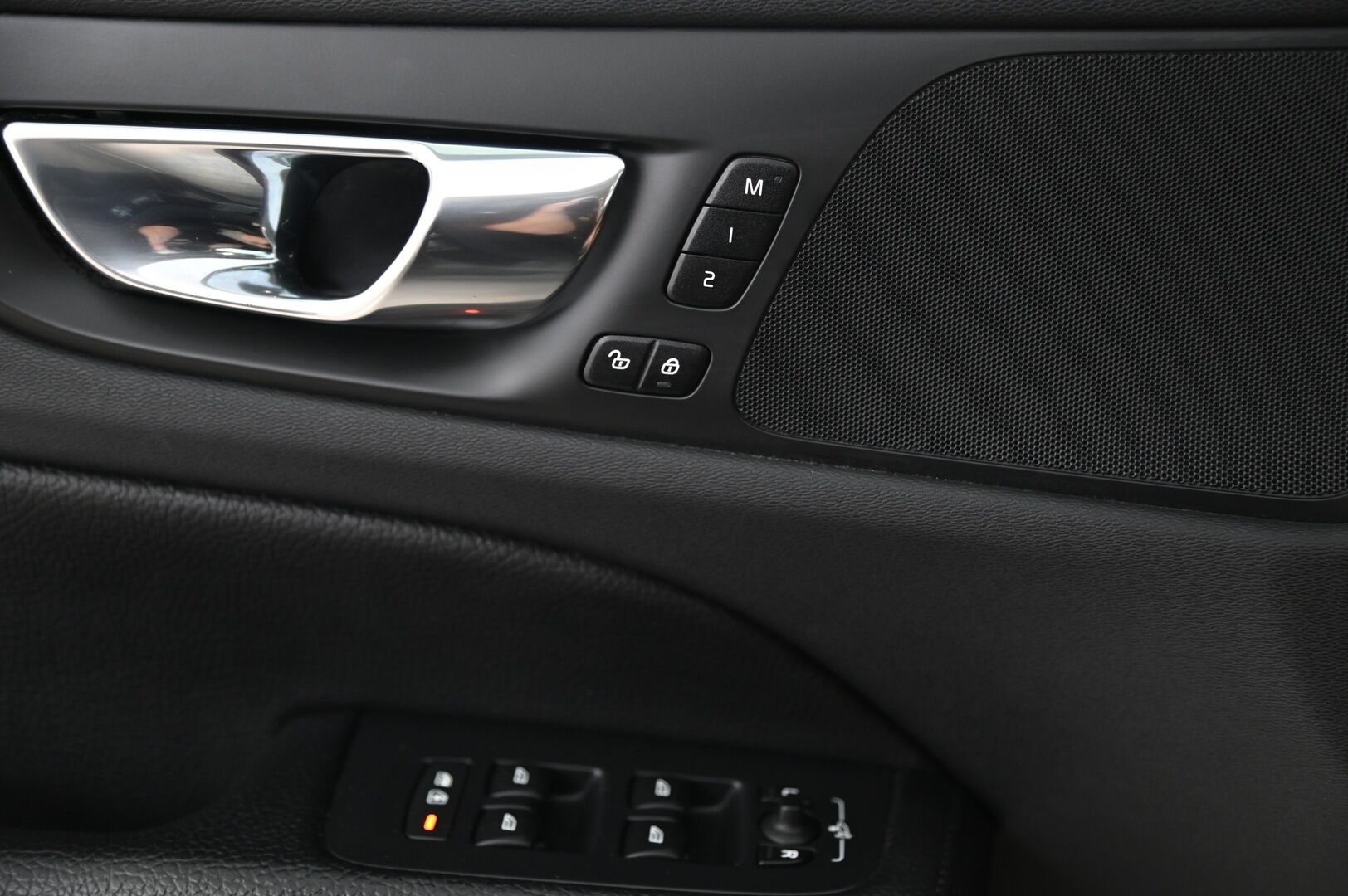 Volvo V60 2021 D3 AWD Business aut *Muistipenkki/ Sporttinahat/  Pa-Lämmitin/  Koukku/  VOC/  Kamera* - Merkkihuollettu / 2x renkaat / Suomiauto / Kessy