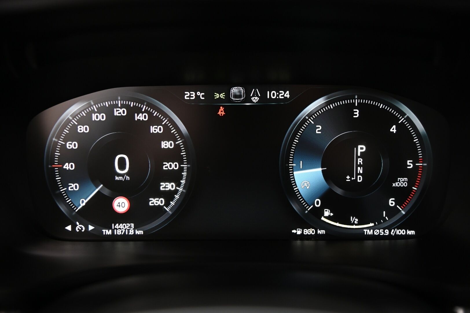Volvo V60 2021 D3 AWD Business aut *Muistipenkki/ Sporttinahat/  Pa-Lämmitin/  Koukku/  VOC/  Kamera* - Merkkihuollettu / 2x renkaat / Suomiauto / Kessy