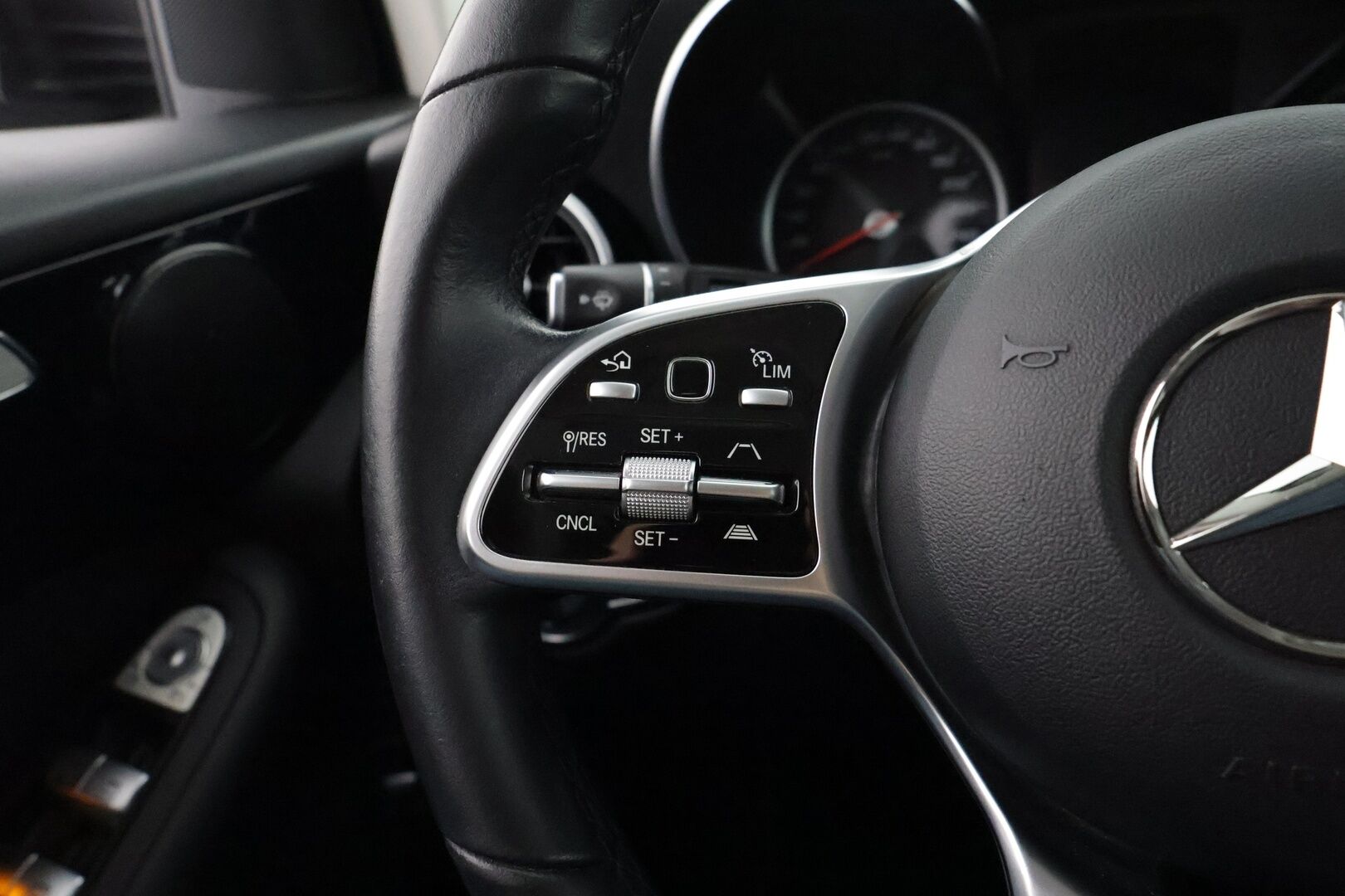 Mercedes-Benz GLC 2021 300 e 4MATIC A Business EQ Power - Adapt.Vakkari | Peruutuskamera | Nahkasisusta | Facelift | Navi | Sähköluukku | LED High Performance | DTR+Q!