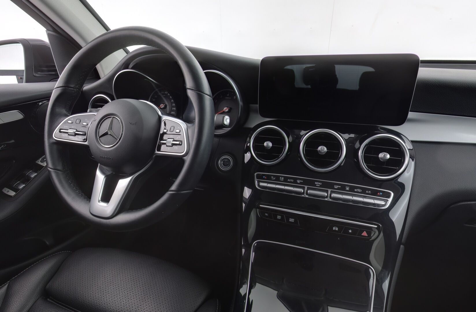 Mercedes-Benz GLC 2021 300 e 4MATIC A Business EQ Power - Adapt.Vakkari | Peruutuskamera | Nahkasisusta | Facelift | Navi | Sähköluukku | LED High Performance | DTR+Q!