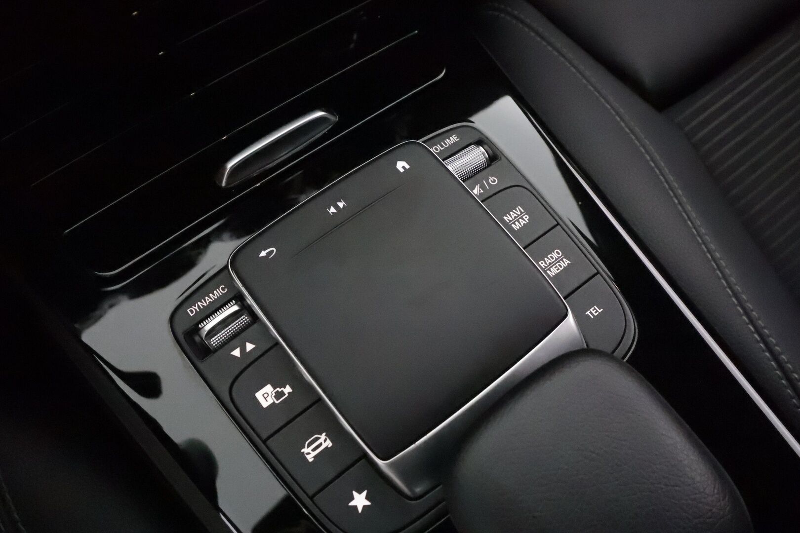 Mercedes-Benz CLA 2020 180 A Shooting Brake Business Progressive **Adapt.Vakkari / Multibeam-LED / P.Kamera / Sporttipenkit / KeylessGO**