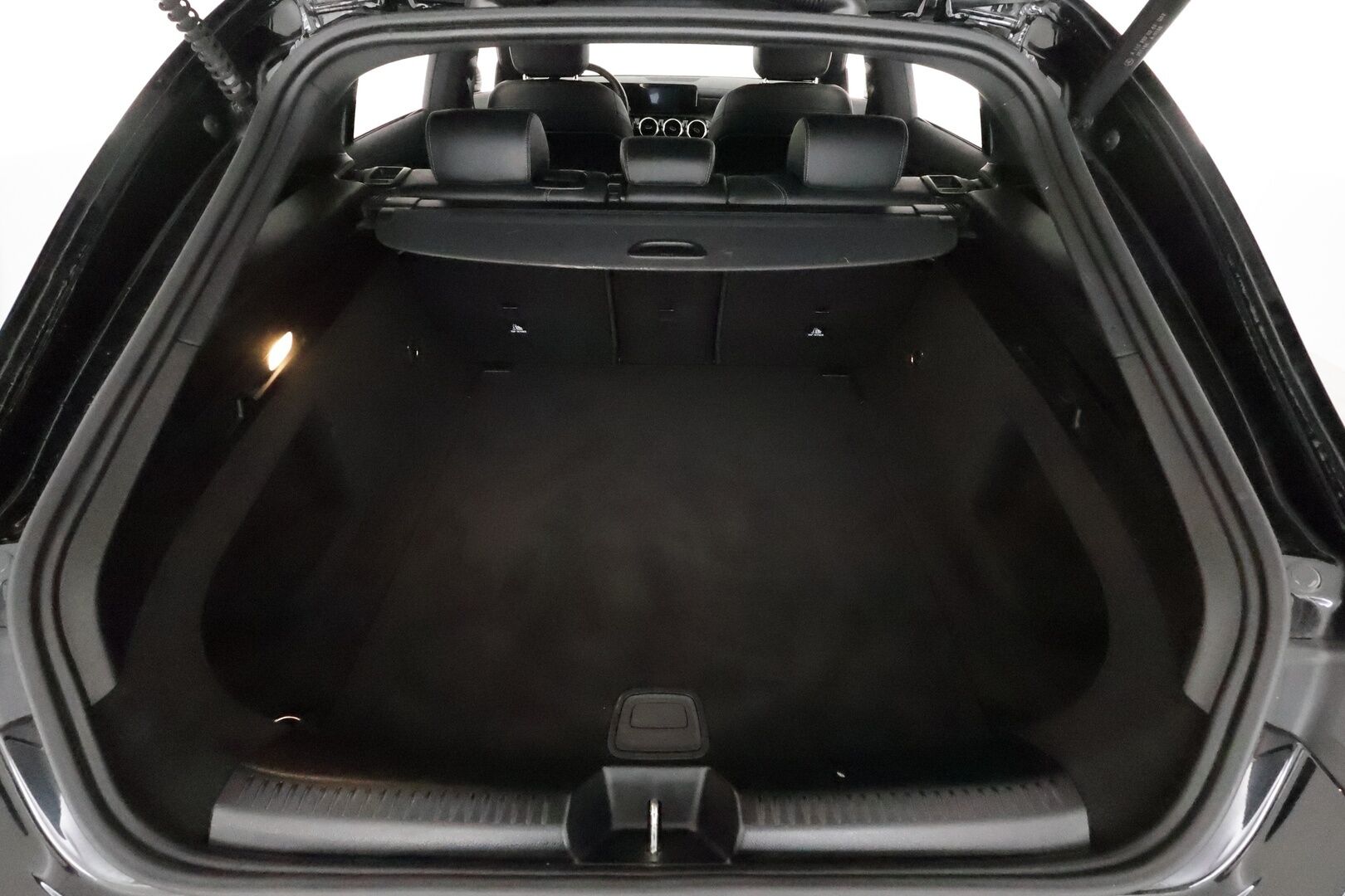 Mercedes-Benz CLA 2020 180 A Shooting Brake Business Progressive **Adapt.Vakkari / Multibeam-LED / P.Kamera / Sporttipenkit / KeylessGO**