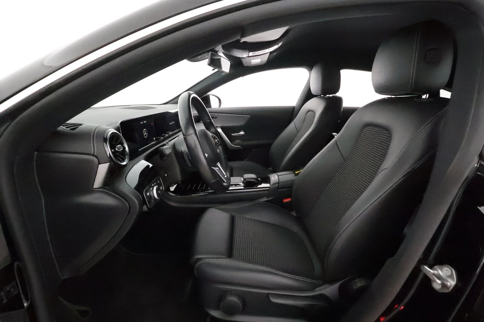 Mercedes-Benz CLA 2020 180 A Shooting Brake Business Progressive **Adapt.Vakkari / Multibeam-LED / P.Kamera / Sporttipenkit / KeylessGO**