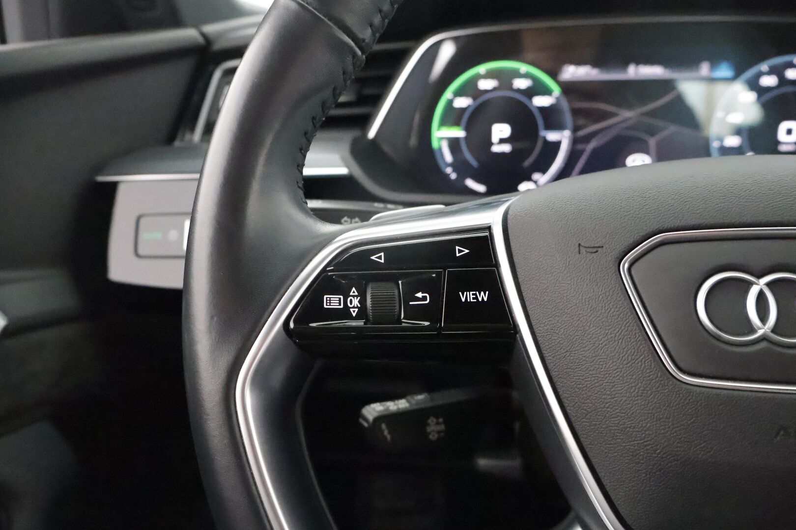 Audi e-tron 2020 Sportback Edition Advanced 50 quattro **1-om Suomi-auto / Ilma-alusta / Navi / P.kamera / Sporttipenkit / Kaistavahti **