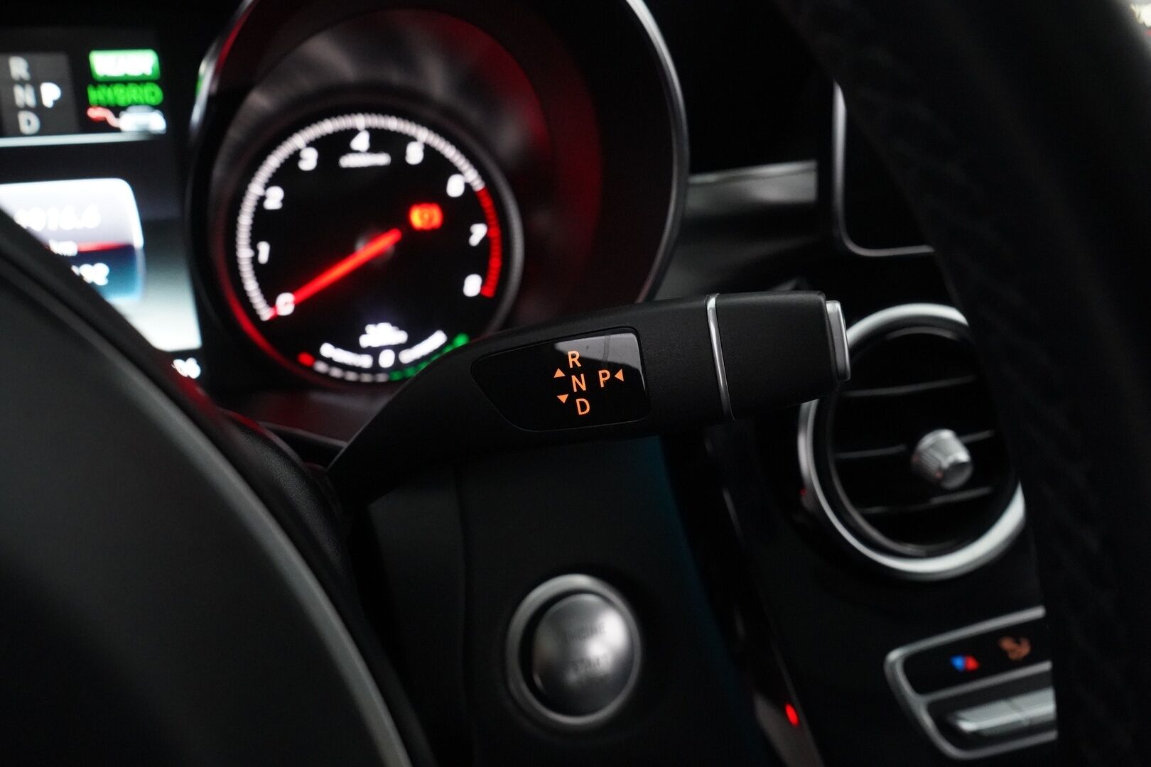 Mercedes-Benz C 2018 350 e T A Premium Business - ACC / Koukku / Kamera / Kahdet renkaat / Tutkat / KeylessGo