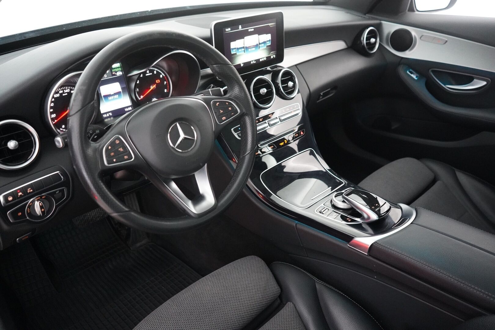 Mercedes-Benz C 2018 350 e T A Premium Business - ACC / Koukku / Kamera / Kahdet renkaat / Tutkat / KeylessGo
