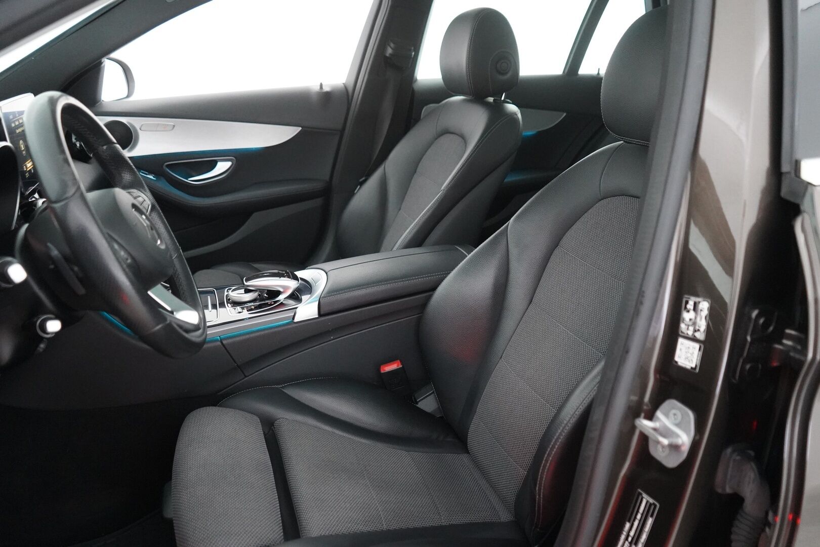 Mercedes-Benz C 2018 350 e T A Premium Business - ACC / Koukku / Kamera / Kahdet renkaat / Tutkat / KeylessGo