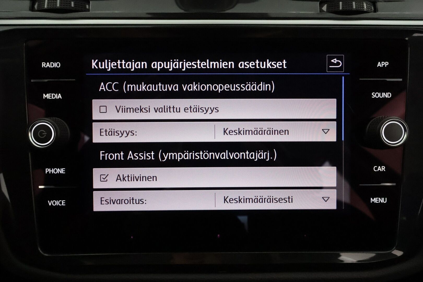 Volkswagen Tiguan 2020 R-Line 2,0 TDI SCR 110 kW DSG-automaatti ** Webasto / Koukku / Adapt.Vakkari / LED-valot / P.tutkat / Kaistavahti ** - Suomi-auto / Kahdet Renkaat