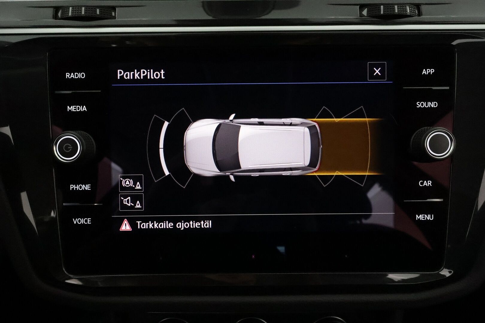 Volkswagen Tiguan 2020 R-Line 2,0 TDI SCR 110 kW DSG-automaatti ** Webasto / Koukku / Adapt.Vakkari / LED-valot / P.tutkat / Kaistavahti ** - Suomi-auto / Kahdet Renkaat