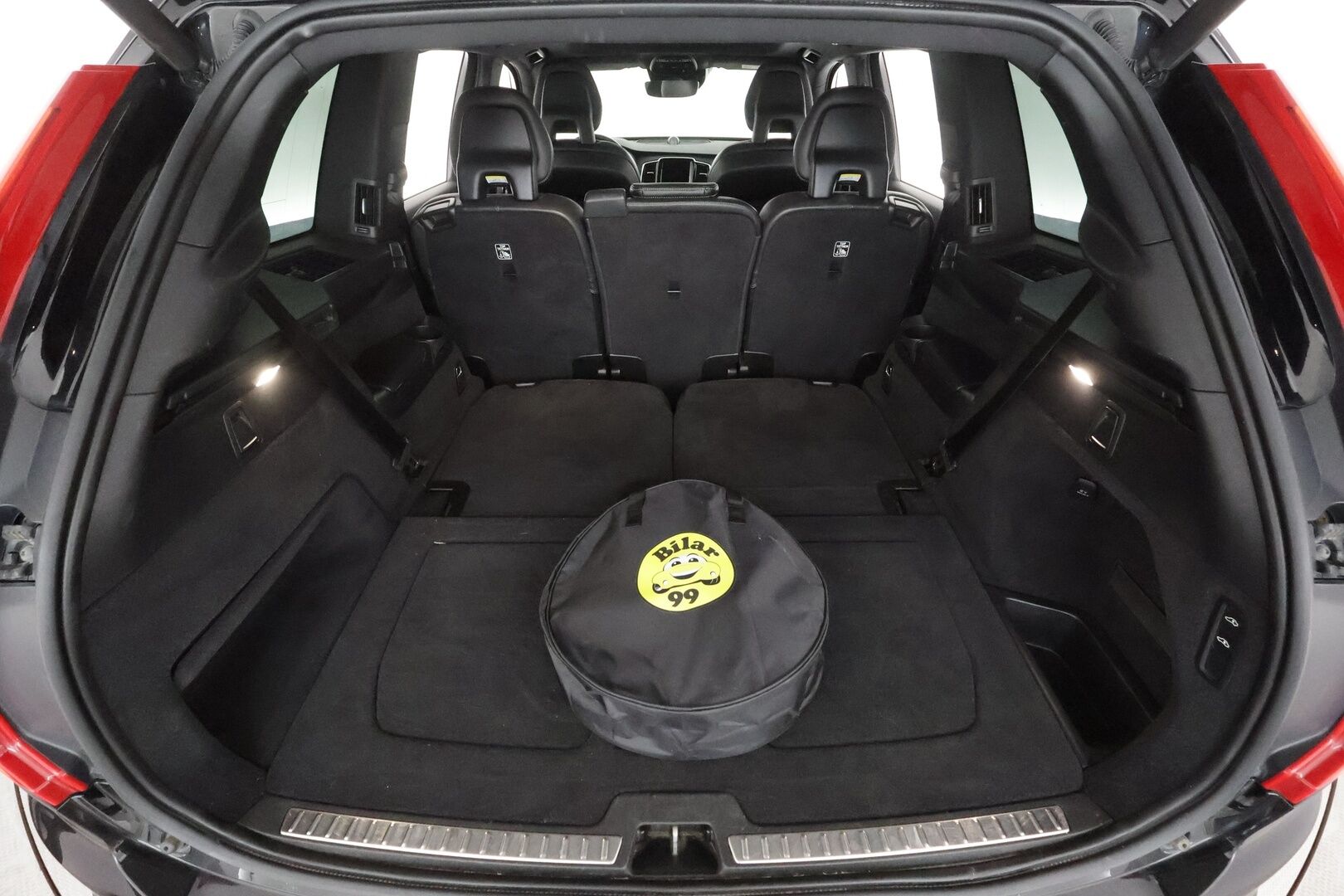 Volvo XC90 2016 T8 Twin Engine AWD R-Design aut 7-P - ACC | Webasto | Koukku | Full-LED | Panorama | B&W | Hierovat ja ilmastoidut muistipenkit | Kahdet Renkaat | Juuri huollettu | Hihna vaihdettu