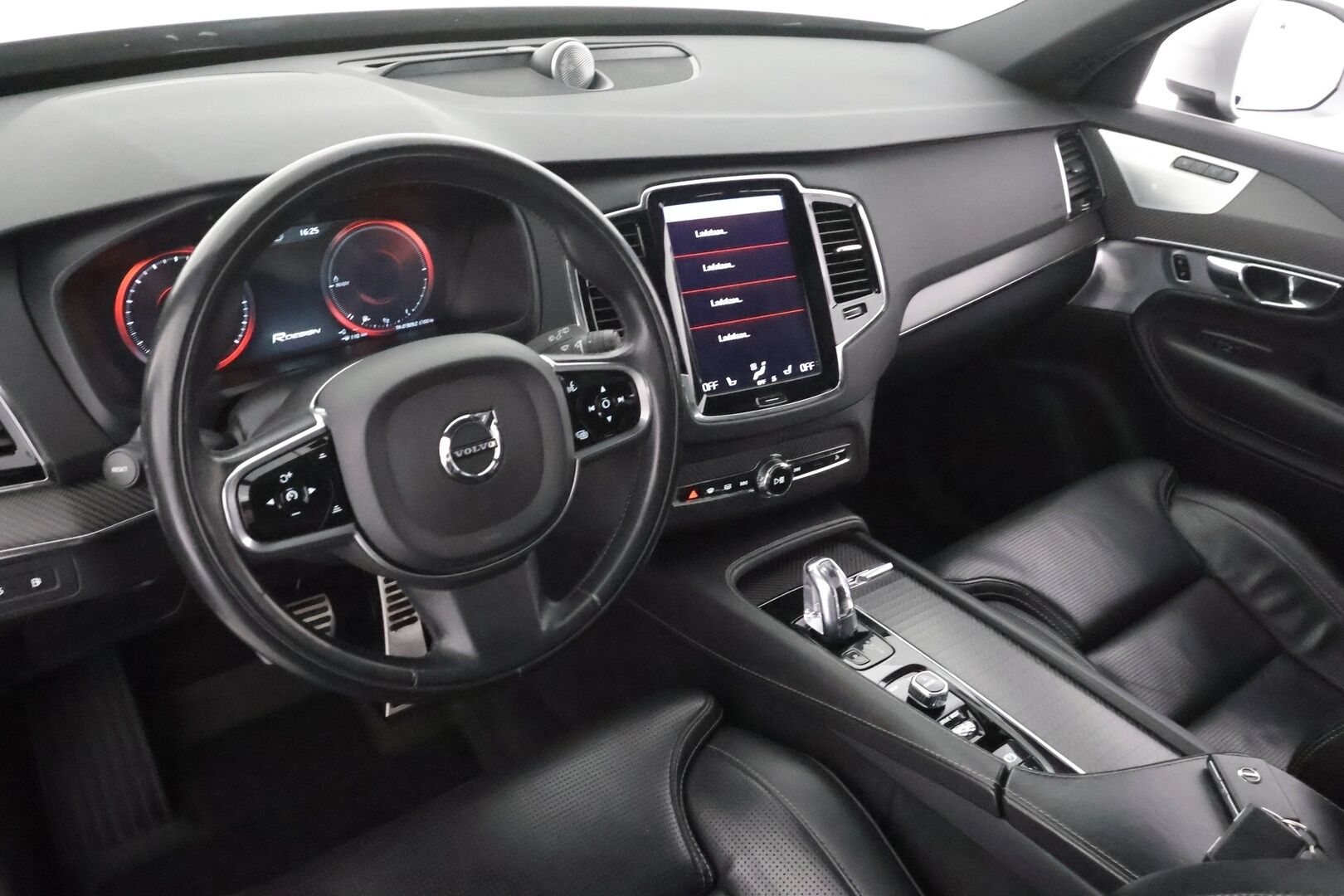 Volvo XC90 2016 T8 Twin Engine AWD R-Design aut 7-P - ACC | Webasto | Koukku | Full-LED | Panorama | B&W | Hierovat ja ilmastoidut muistipenkit | Kahdet Renkaat | Juuri huollettu | Hihna vaihdettu