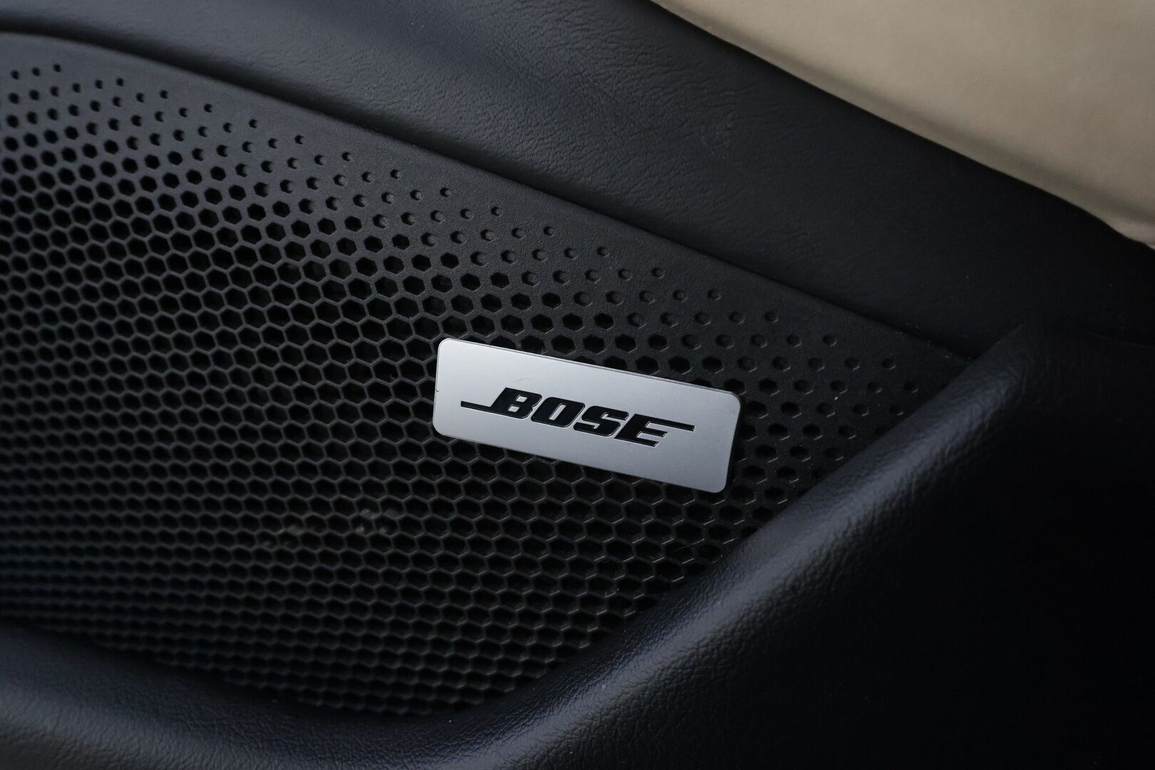 Porsche Taycan 2020 Turbo * Sport Chrono / ACC / 360° / Matrix / Ilmastoidut Sporttinahat Muistilla / Bose / Ilma-alusta / Lasikatto / ILP * - Akku kuntotarkastettu SoH 94.2% / Suomi-auto / Kahdet renkaat / Merkkihuollot