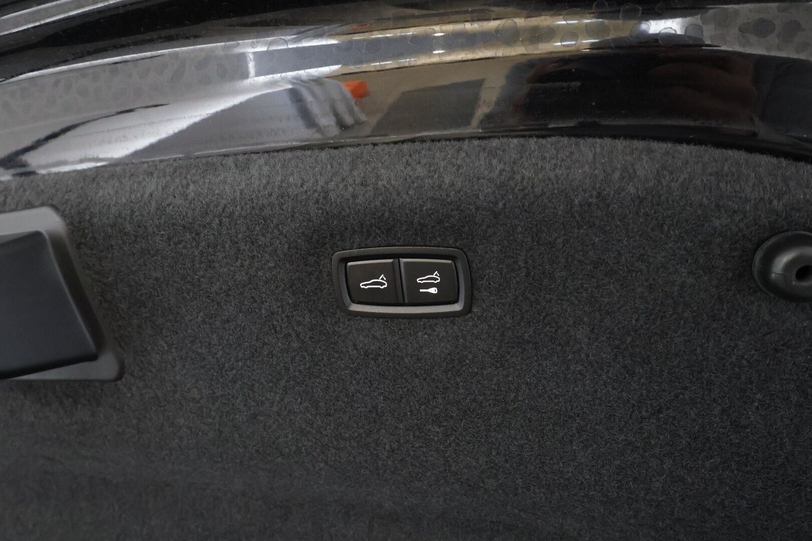 Porsche Taycan 2020 Turbo * Sport Chrono / ACC / 360° / Matrix / Ilmastoidut Sporttinahat Muistilla / Bose / Ilma-alusta / Lasikatto / ILP * - Akku kuntotarkastettu SoH 94.2% / Suomi-auto / Kahdet renkaat / Merkkihuollot