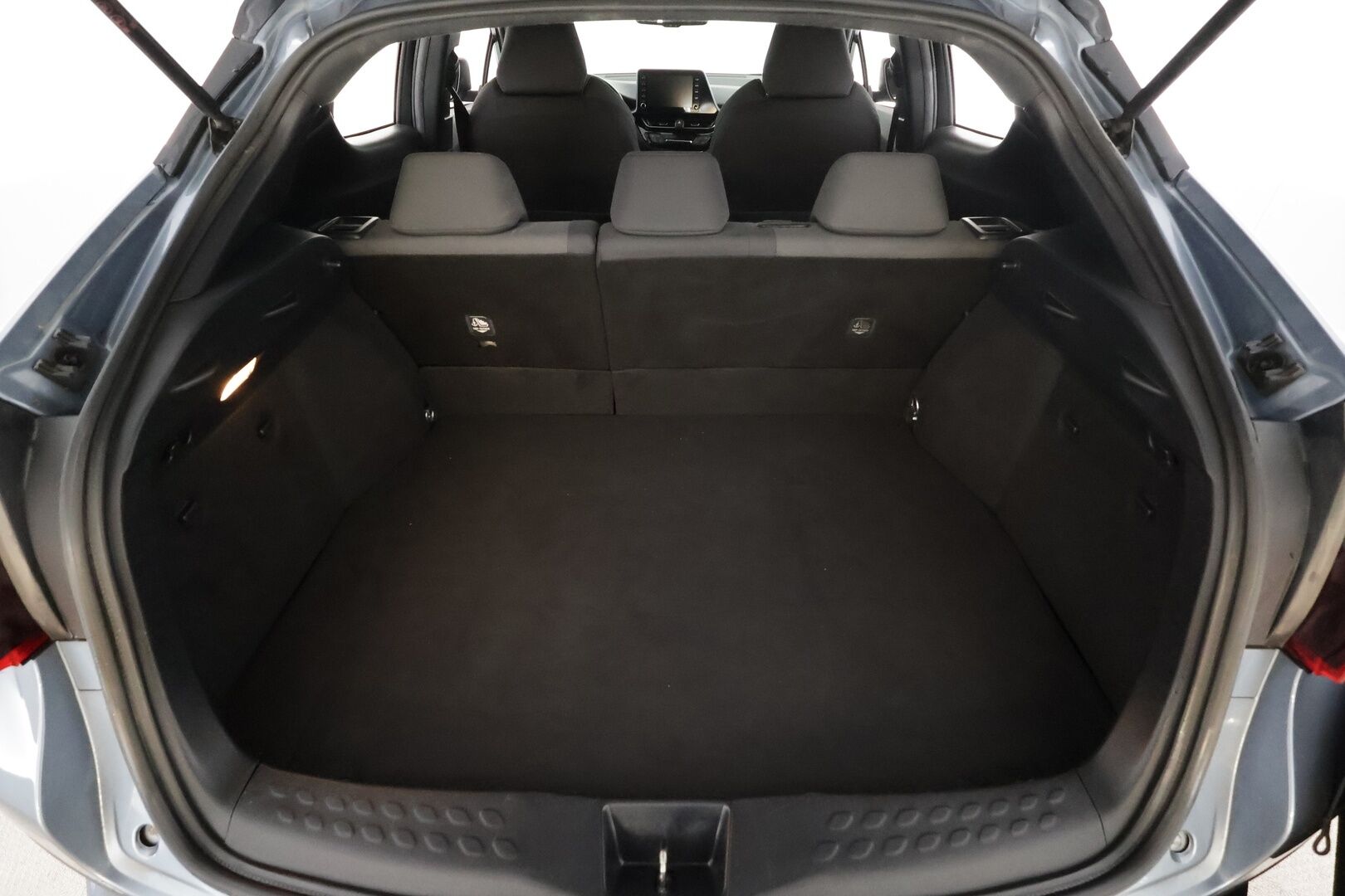 Toyota C-HR 2020 2,0 Hybrid Intense Edition ** Adapt.vakkari / LED / P.kamera / Navigointi / Vetokoukku / Keyless ** - Suomi-auto / Kahdet renkaat vanteilla! / Irroitettava vetokoukku / P.kamera