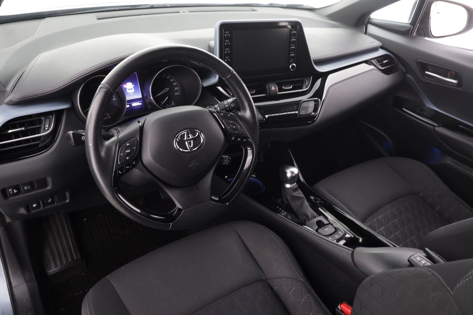 Toyota C-HR 2020 2,0 Hybrid Intense Edition * ACC / LED / P.kamera / Navi / Koukku / Keyless * - Suomi-auto / Kahdet renkaat