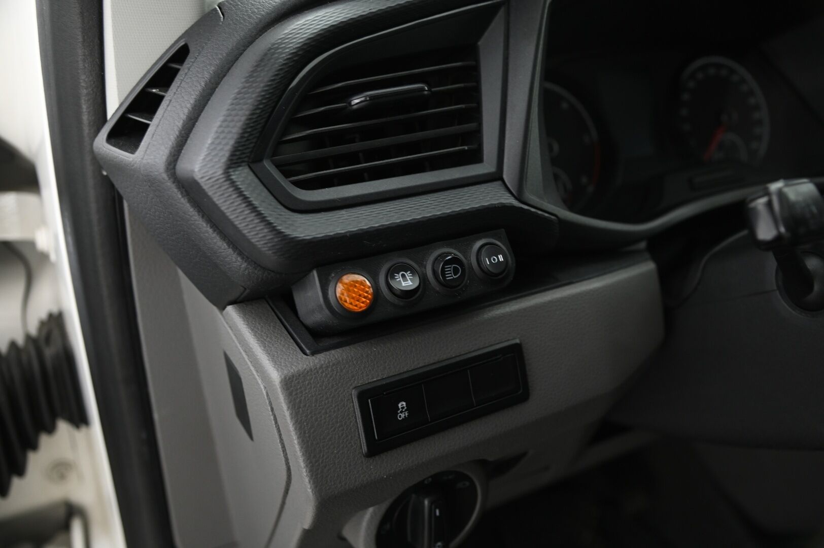 Volkswagen Transporter 2020 umpipakettiauto Pitkä 2,0 TDI 110 kW DSG 3200kg ** Sis.ALV / Läpijuostava / P-Kamera / Koukku ** - 1.om Suomi-auto / Webasto / Vakkari 