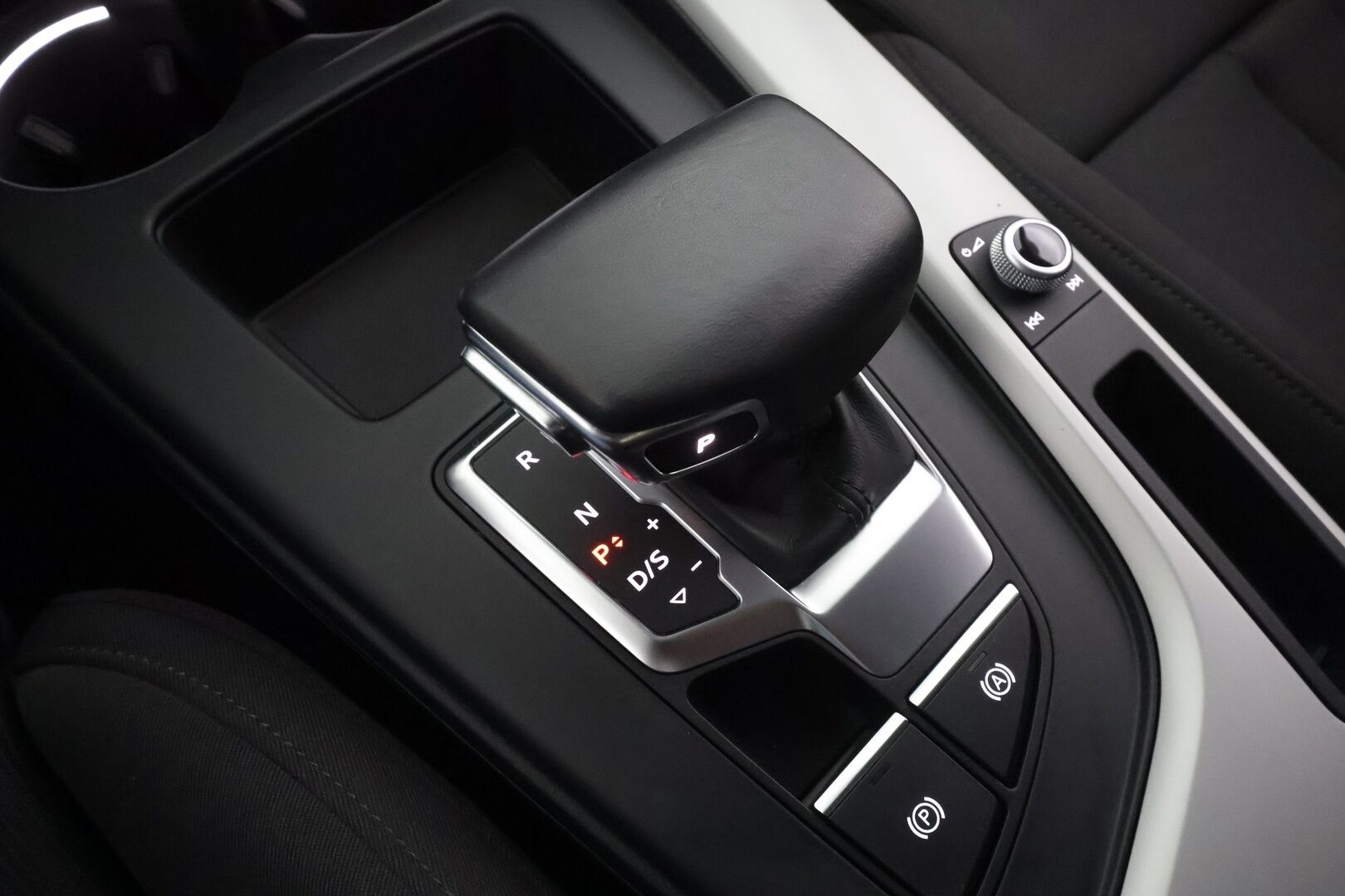 Audi A5 2020 Sportback Business Advanced 40 TFSI MHEV S tronic * Webasto / Matrix LED / P.kamera / Vakkari / Koukku * - Facelift / Suomi-auto / Kahdet renkaat aluvanteilla / Juuri katsastettu