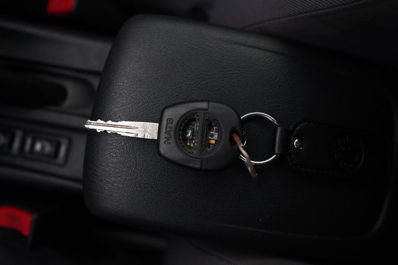 Nissan Almera 2004 2.2D *MYYDÄÄN HUUTOKAUPAT.COM* - Suomi-auto / Lohkolämmitin / Ilmastointi / Näppärä ikiliikkuja