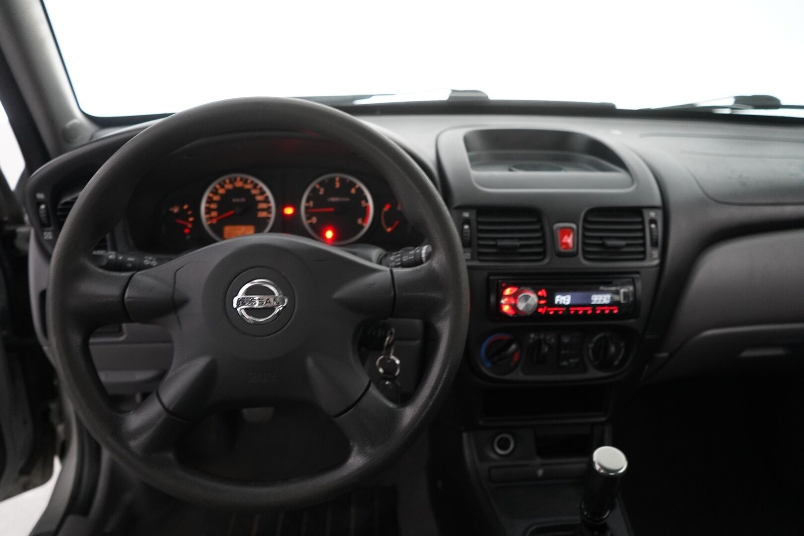 Nissan Almera 2004 2.2D *MYYDÄÄN HUUTOKAUPAT.COM* - Suomi-auto / Lohkolämmitin / Ilmastointi / Näppärä ikiliikkuja