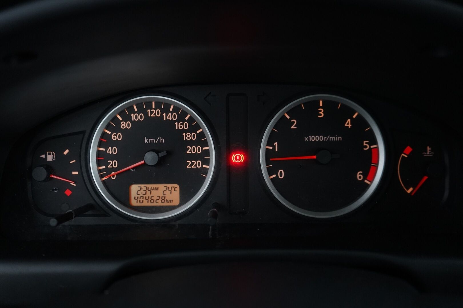 Nissan Almera 2004 2.2D *MYYDÄÄN HUUTOKAUPAT.COM* - Suomi-auto / Lohkolämmitin / Ilmastointi / Näppärä ikiliikkuja
