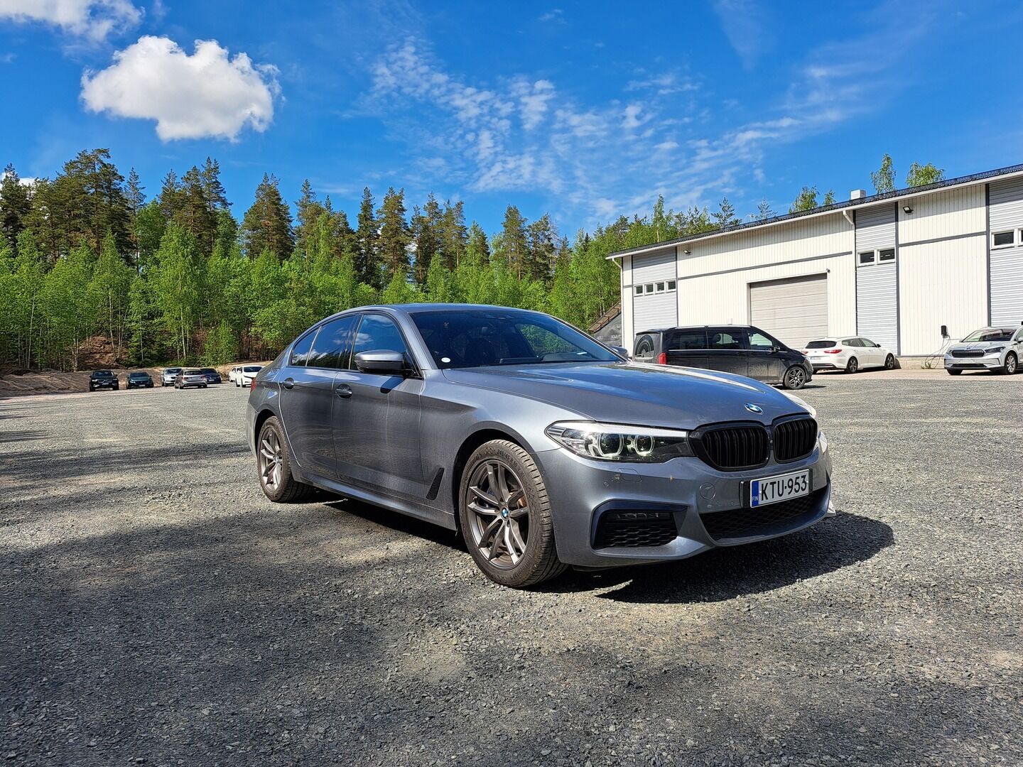 BMW 530 2020 530e xDrive iPerformance Sedan M-Sport **Tulossa! / Sporttipenkit / Digimittaristo / Navi / P.kamera** - 3,99 % KORKOTARJOUS TÄHÄN AUTOON - 