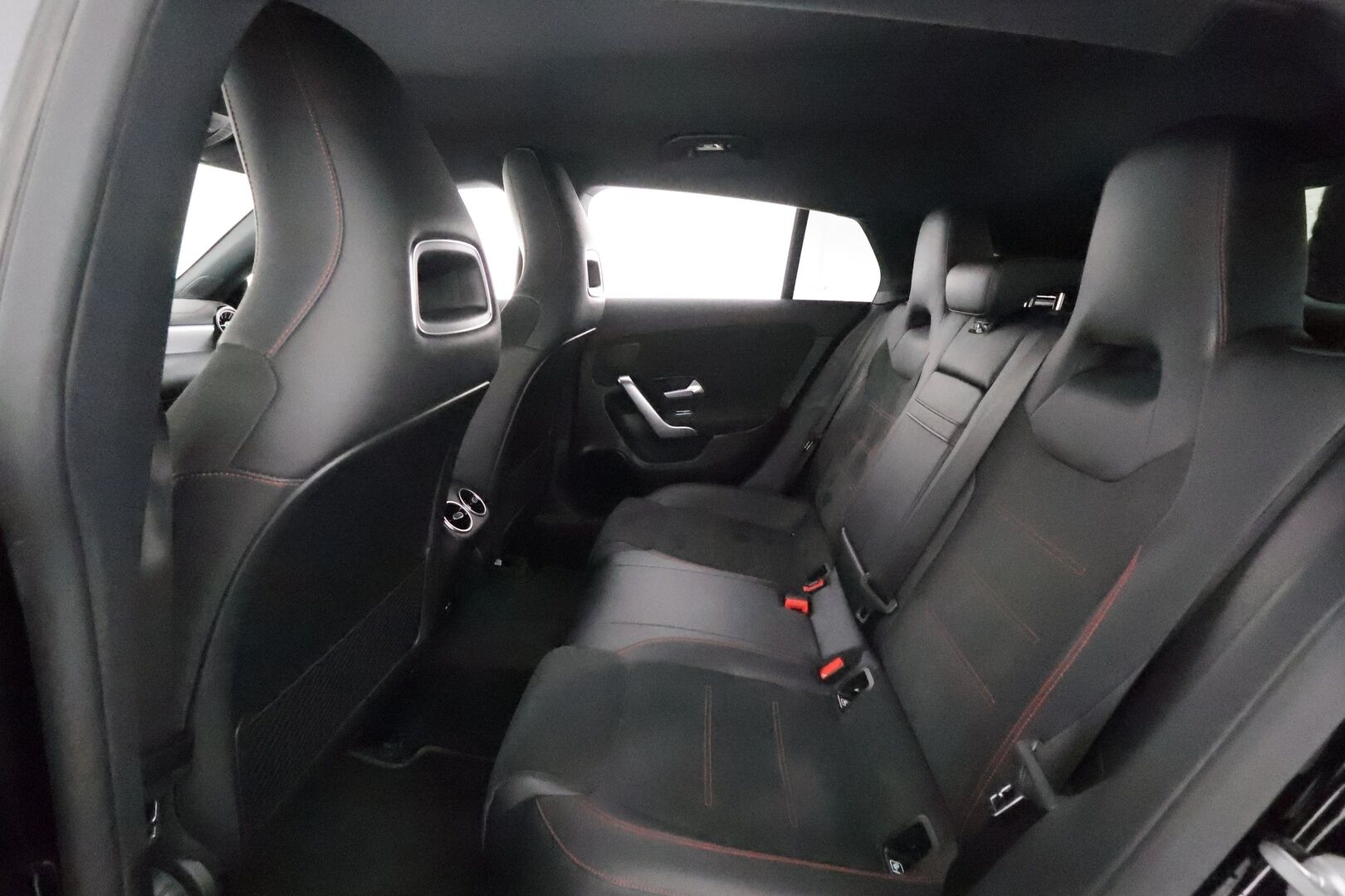 Mercedes-Benz CLA 2021 250 e A Shooting Brake Business AMG EQ Power ** Widescreen / P.Kamera / LED-High Performance / Sporttipenkit / Koukku ** - 1.Om Suomi-auto / 2x Renkaat / Akku Kuntotarkistettu!