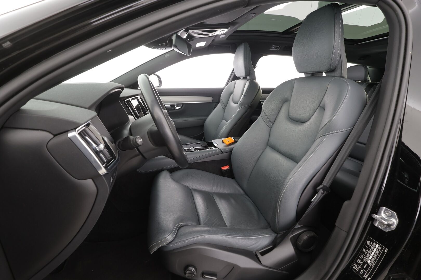Volvo V90 2021 T6 TwE AWD Business Inscription Expression aut - | ACC | Webasto | H&K | Panorama | Sporttinahat | Pilot assist | Full-LED | P.kamera | BLIS | Keyless | 1-om suomiauto | Merkkihuollot | 