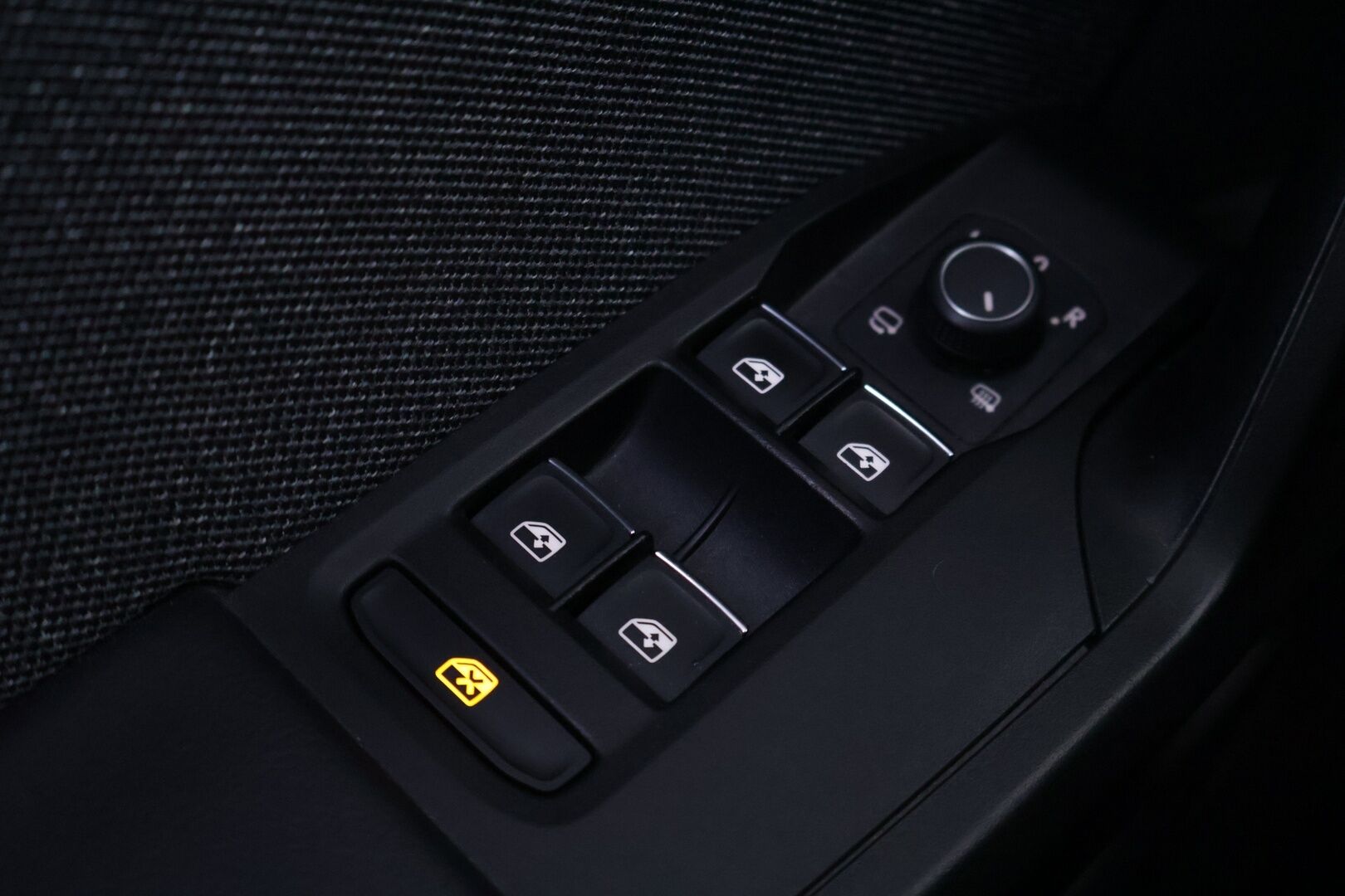 Seat Leon 2021 1,4 PHEV 204 eHybrid Xcellence DSG *Acc / P.kamera / Ambient Light / Digimittaristo / Led* - Kahdet huippu renkaat! / Hyvin huollettu!