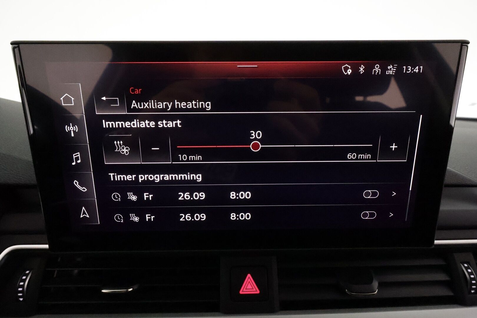 Audi A4 2021 Avant Business Advanced 40 TFSI 150 kW MHEV S tronic *Vakkari / Webasto / LED / Sporttipenkit / Koukku* - Suomi-auto / Kahdet renkaat aluvanteilla