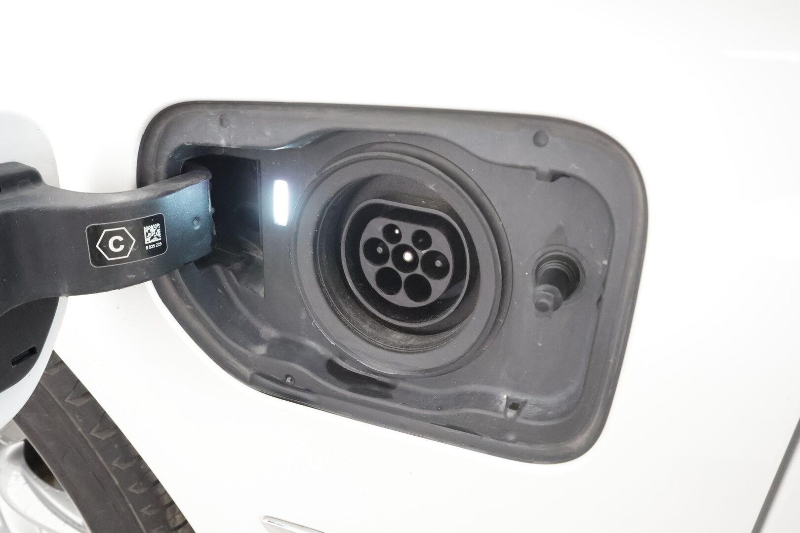 BMW 530 2021 G31 Touring 530e xDrive * Koukku / LED / P.Kamera / Sportnahat / Digimittaristo / Navi / HiFi * - M-Sport ratti / Suomi-auto / 2x Latauskaapelit / Kahdet renkaat aluvanteilla / Merkkihuollot - HULLUT AVAJAISHULINAT KORKOTARJOUS 3,29 %