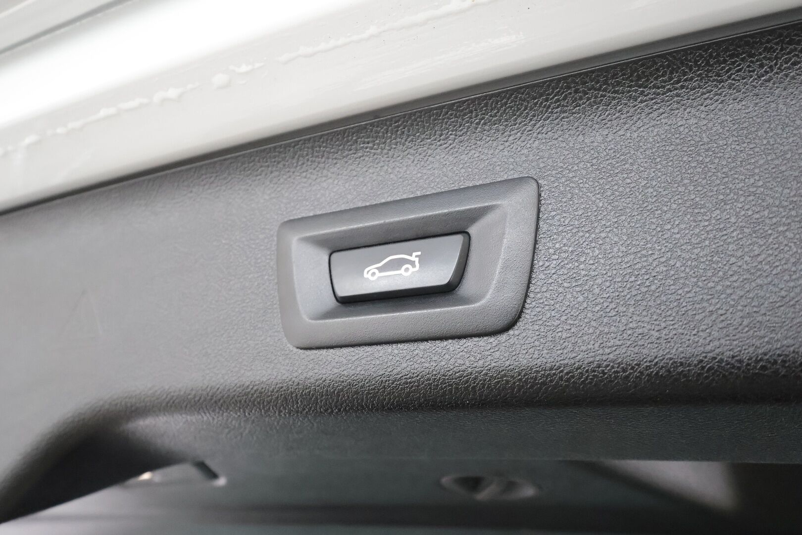 BMW 530 2021 G31 Touring 530e xDrive * Koukku / LED / P.Kamera / Sportnahat / Digimittaristo / Navi / HiFi * - M-Sport ratti / Suomi-auto / 2x Latauskaapelit / Kahdet renkaat aluvanteilla / Merkkihuollot - HULLUT AVAJAISHULINAT KORKOTARJOUS 3,29 %