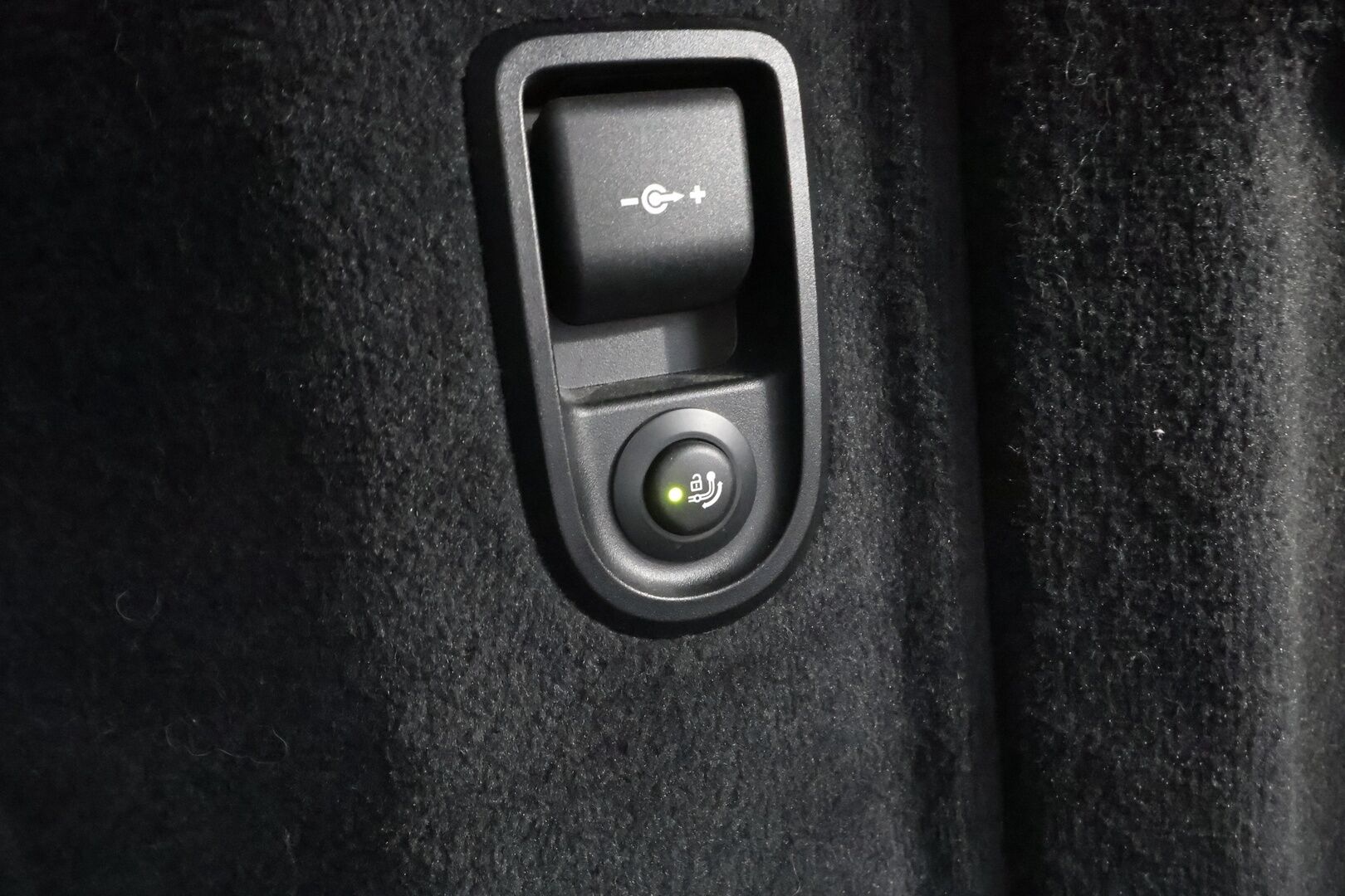 BMW 530 2021 G31 Touring 530e xDrive * Koukku / LED / P.Kamera / Sportnahat / Digimittaristo / Navi / HiFi * - M-Sport ratti / Suomi-auto / 2x Latauskaapelit / Kahdet renkaat aluvanteilla / Merkkihuollot