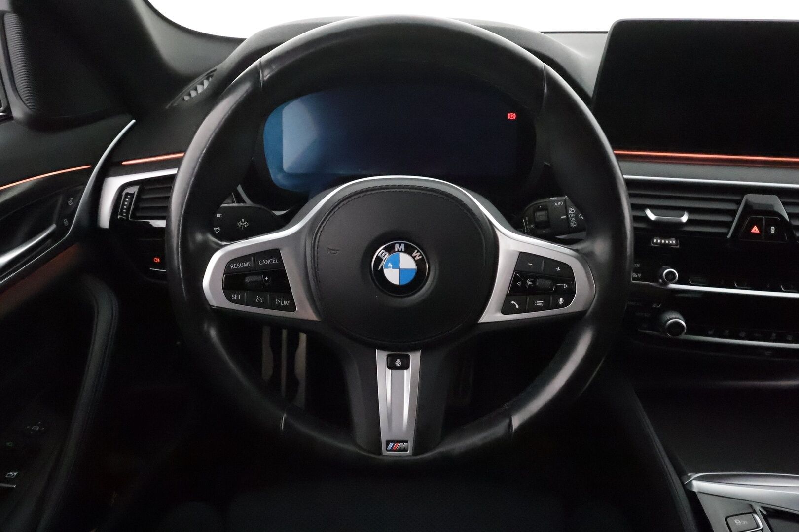 BMW 530 2021 G31 Touring 530e xDrive A Charged Edition M Sport **Hifi / Prof.Navi / Sporttipenkit / P.kamera / Koukku** - 3,99 % KORKOTARJOUS TÄHÄN AUTOON - 