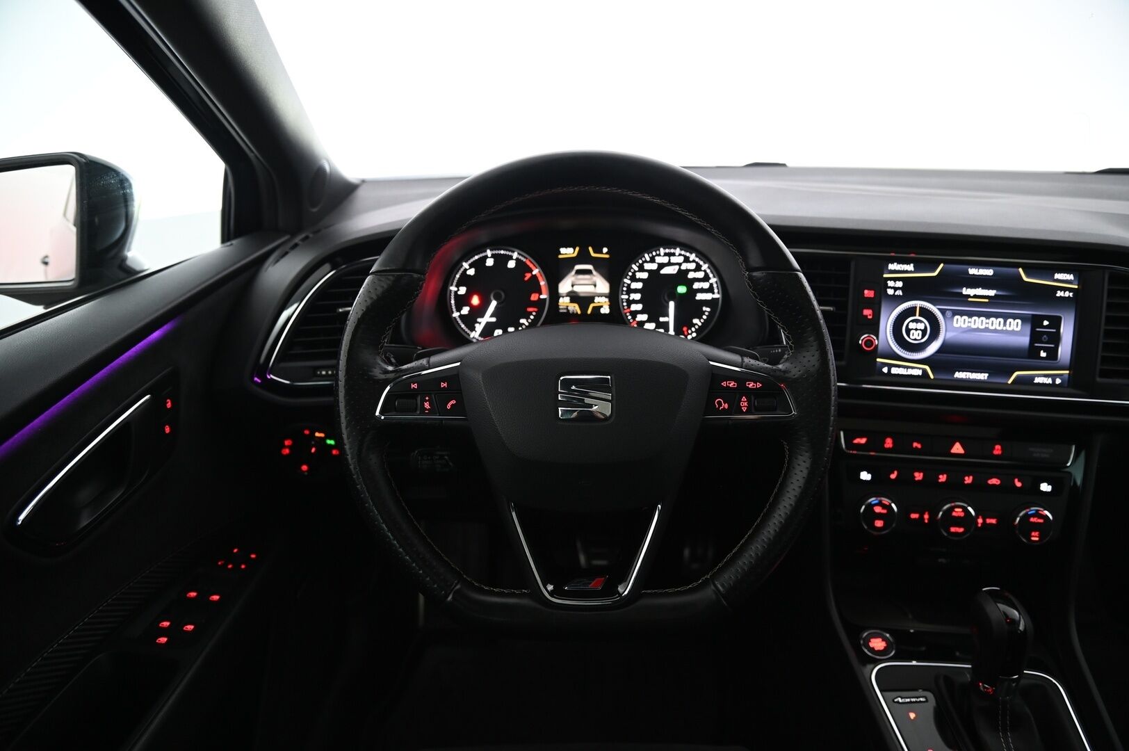 Seat LEON ST 2018 TSI 300 4DRIVE CUPRA DSG *Performance Pack / ACC / Panorama / Keyless / P.kamera* - Siisti yksilö! / 2xrenkaat vanteilla!