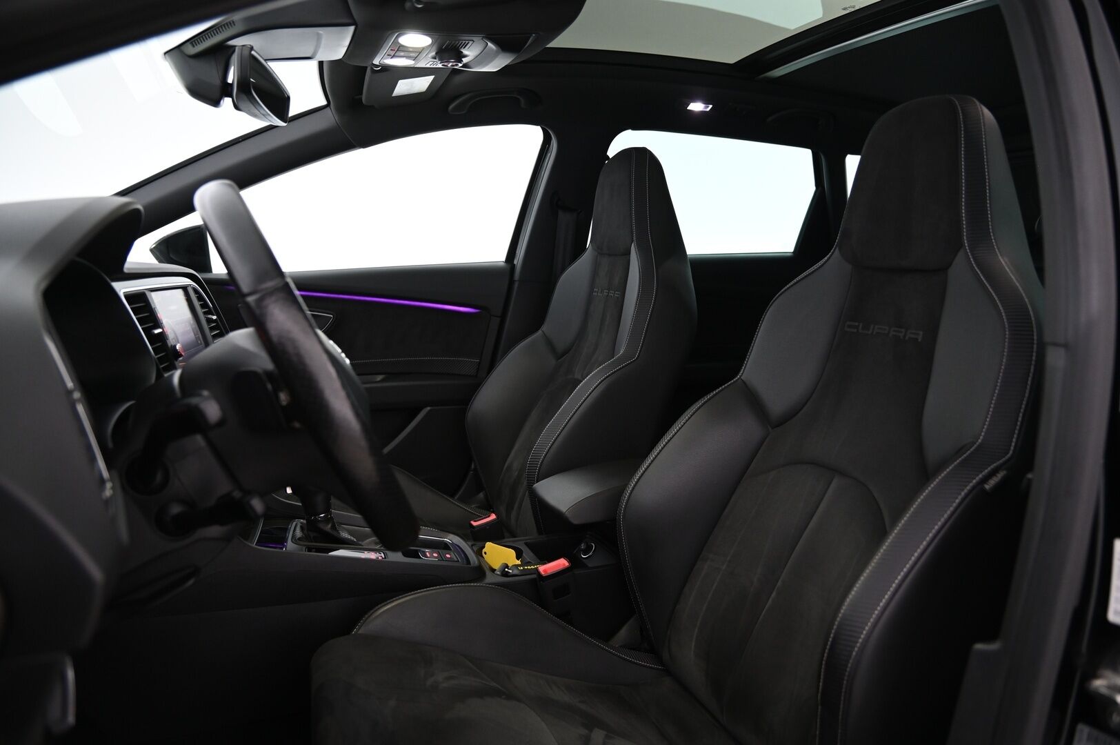 Seat LEON ST 2018 TSI 300 4DRIVE CUPRA DSG *Performance Pack / ACC / Panorama / Keyless / P.kamera* - Siisti yksilö! / 2xrenkaat vanteilla!