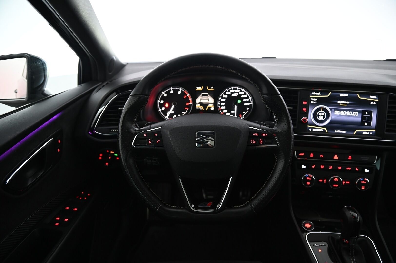 Seat LEON ST 2018 TSI 300 4DRIVE CUPRA DSG *Performance Pack / ACC / Panorama / Keyless / P.kamera* - Siisti yksilö! / 2xrenkaat vanteilla!
