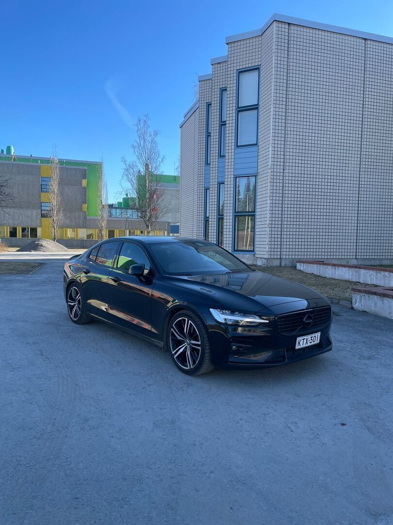 Volvo S60 2021 B5 AWD MHEV Business R-Design aut / ACC/ Sporttipenkit / Huippuhieno - HULLUT AVAJAISHULINAT KORKOTARJOUS 3,29 %