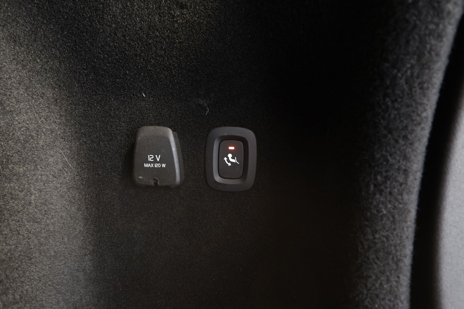 Volvo V60 2021 B3 MHEV Business R-Design aut - ACC | Koukku | Webasto | Muistipenkki | Full-LED | BLIS | P.Kamera | H&K | Sporttipenkit | Navi | Keyless | Suomi-auto | Kahdet renkaat aluvanteilla | Merkkihuollettu