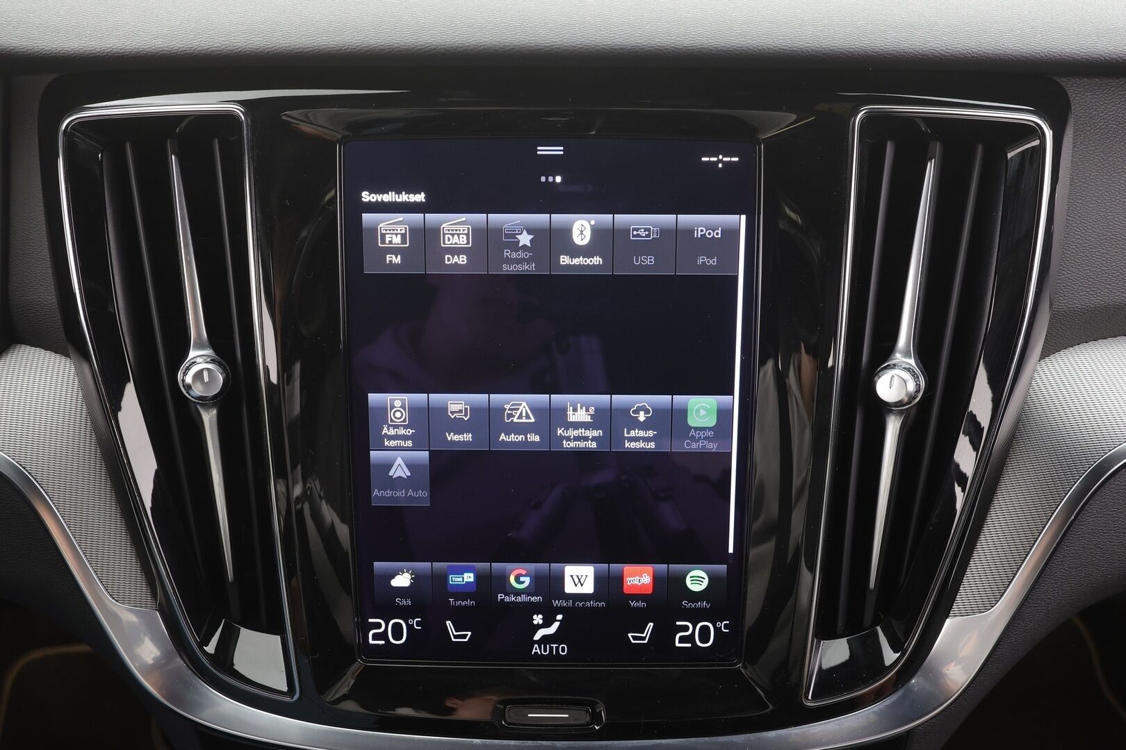 Volvo V60 2021 B3 MHEV Business R-Design aut - ACC | Koukku | Webasto | Muistipenkki | Full-LED | BLIS | P.Kamera | H&K | Sporttipenkit | Navi | Keyless | Suomi-auto | Kahdet renkaat aluvanteilla | Merkkihuollettu