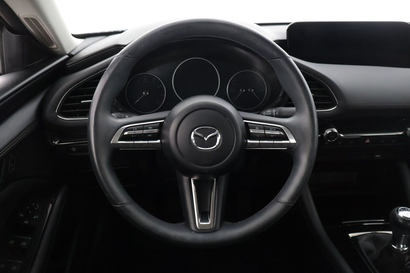 Mazda Mazda3 2021 Sedan 2,0 (180hv) M Hybrid Skyactiv-X Vision Plus Business MT * Adapt. vakkari / Tutkat edessä ja takana / P-kamera / Navi / Ratinlämmitin * - * Suomi-auto / Kahdet renkaat vanteilla / Keyless *