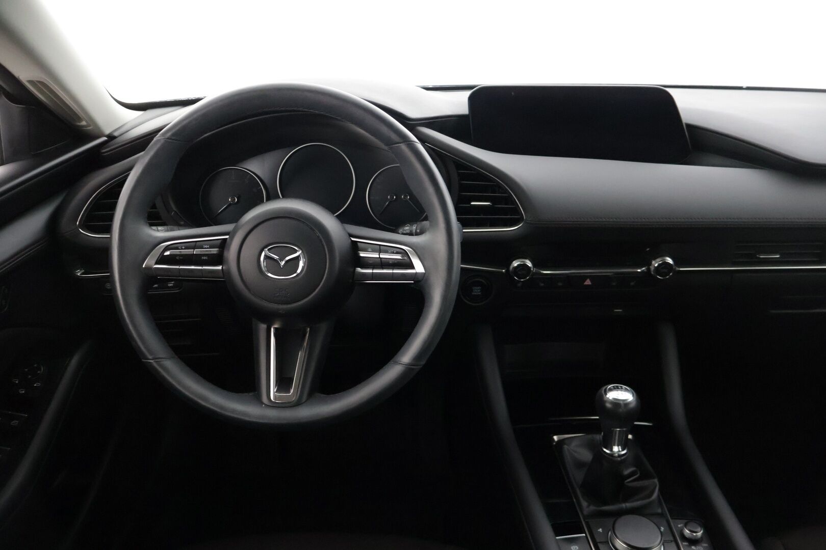 Mazda Mazda3 2021 Sedan 2,0 (180hv) M Hybrid Skyactiv-X Vision Plus Business MT * Adapt. vakkari / Tutkat edessä ja takana / P-kamera / Navi / Ratinlämmitin * - * Suomi-auto / Kahdet renkaat vanteilla / Keyless *