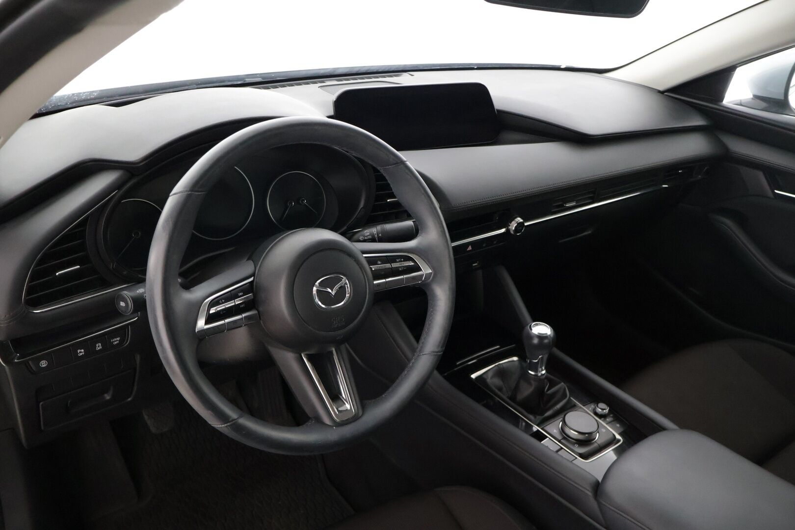 Mazda Mazda3 2021 Sedan 2,0 (180hv) M Hybrid Skyactiv-X Vision Plus Business MT * Adapt. vakkari / Tutkat edessä ja takana / P-kamera / Navi / Ratinlämmitin * - * Suomi-auto / Kahdet renkaat vanteilla / Keyless *