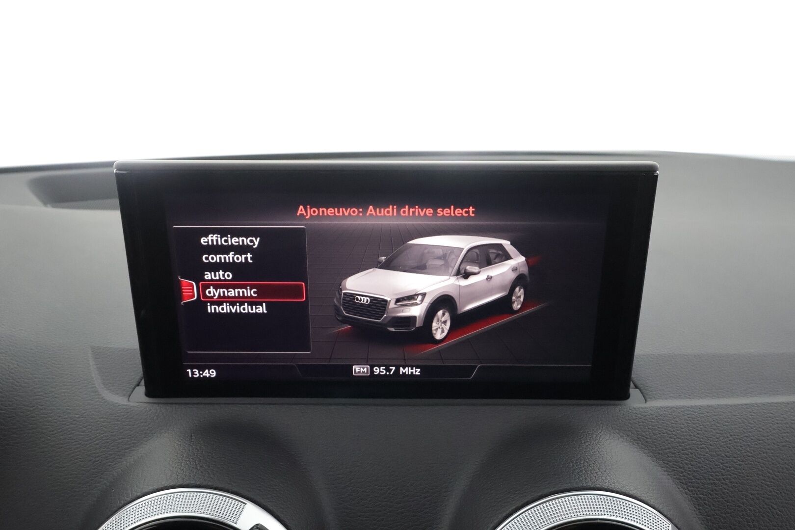 Audi Q2 2021 35 TFSI 110 kW S tronic * Sisätilanlämmitin / ACC / P.Kamera / LED / Nahkaverhoilu / Navi / Keyless * - 1-om Suomi-auto / Kahdet renkaat aluvanteilla