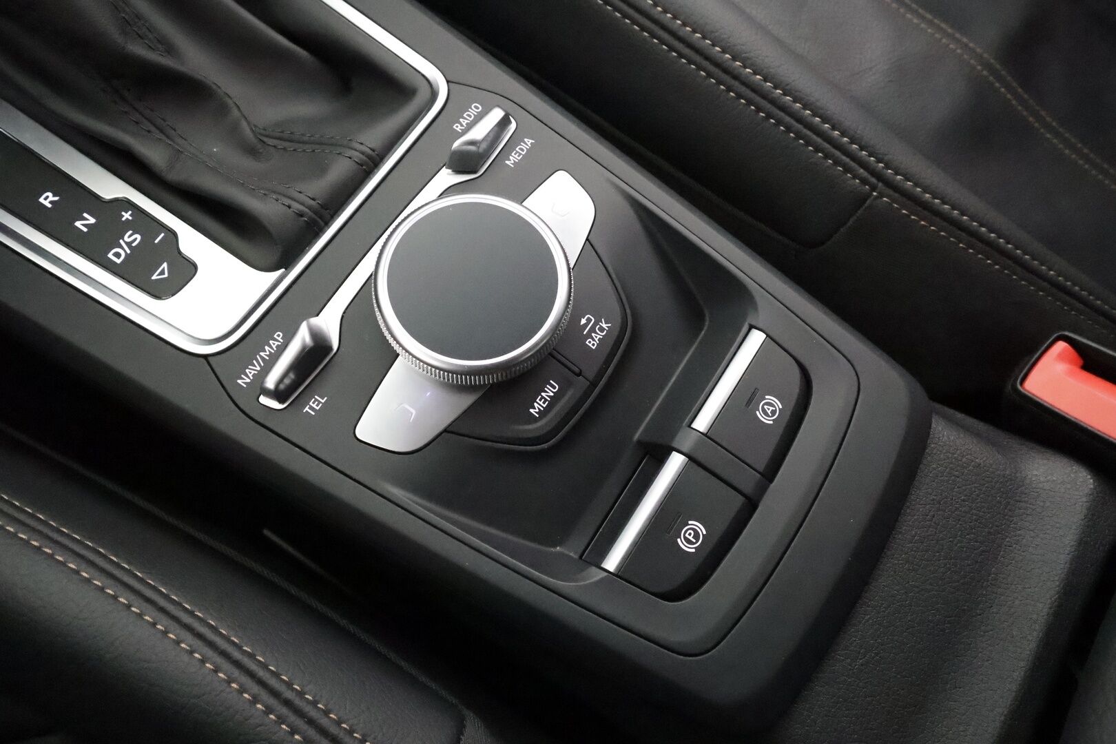 Audi Q2 2021 35 TFSI 110 kW S tronic * Sisätilanlämmitin / ACC / P.Kamera / LED / Nahkaverhoilu / Navi / Keyless * - 1-om Suomi-auto / Kahdet renkaat aluvanteilla