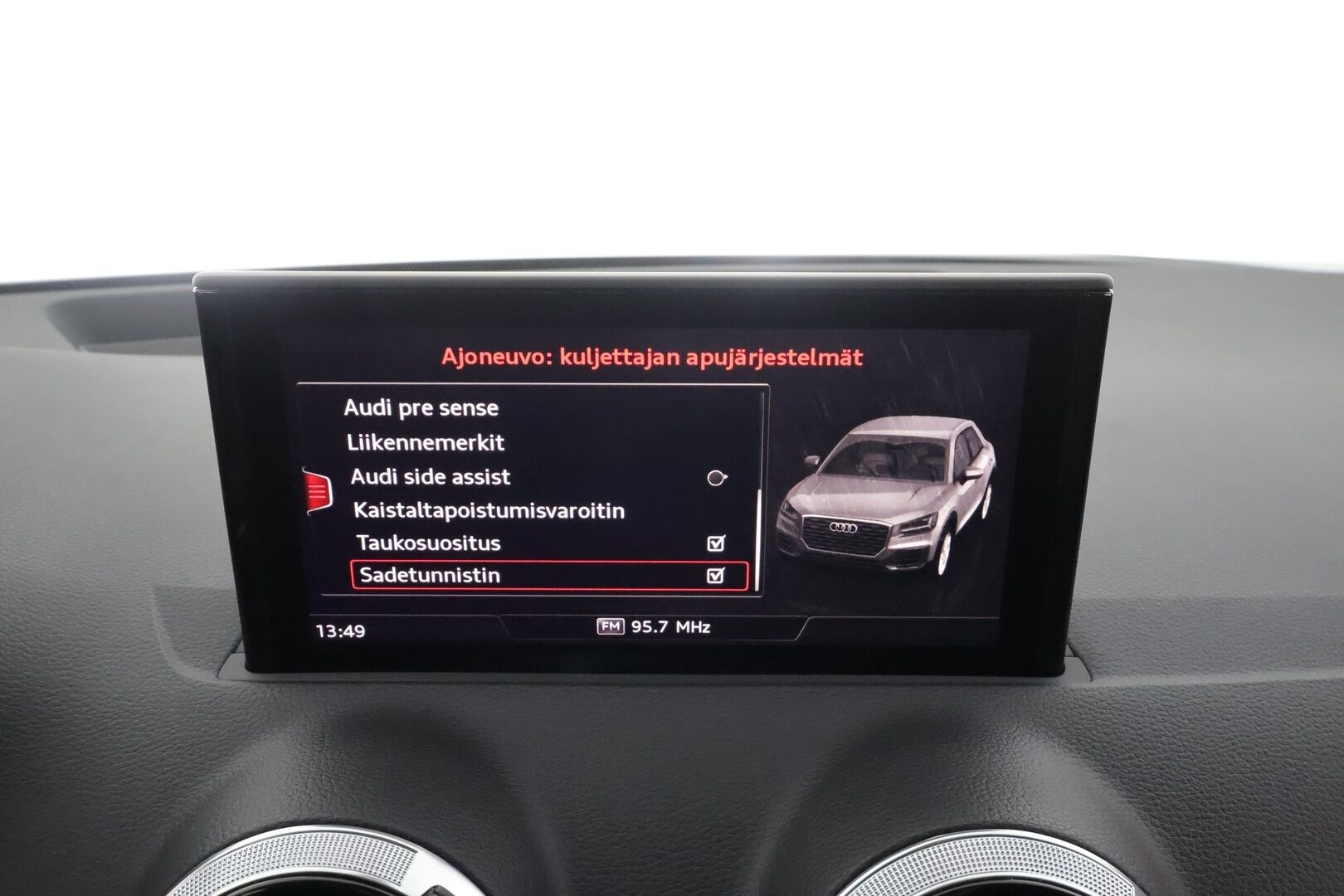 Audi Q2 2021 35 TFSI 110 kW S tronic * Sisätilanlämmitin / ACC / P.Kamera / LED / Nahkaverhoilu / Navi / Keyless * - 1-om Suomi-auto / Kahdet renkaat aluvanteilla