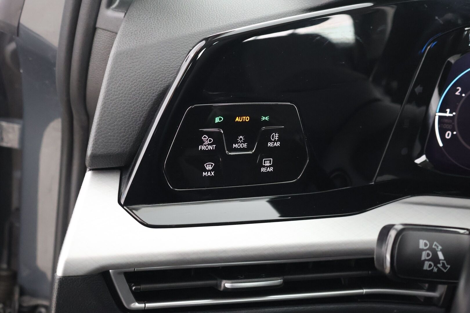 Volkswagen Golf 2021 Variant 1,0 eTSI (MHEV) 81 kW DSG-aut - Adapt.vak | LED | Apple & Android | Koukku | Ambient | Lohkolämmitin |P-tutkat | 