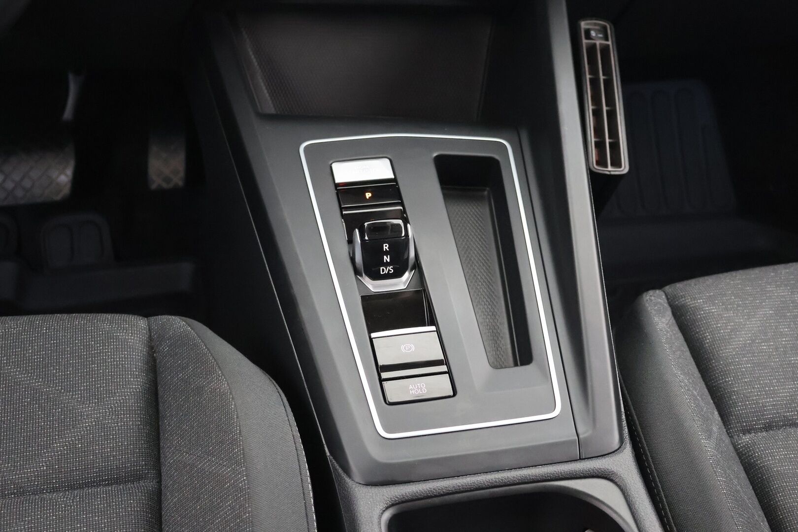 Volkswagen Golf 2021 Variant 1,0 eTSI (MHEV) 81 kW DSG-aut - Adapt.vak | LED | Apple & Android | Koukku | Ambient | Lohkolämmitin |P-tutkat | 